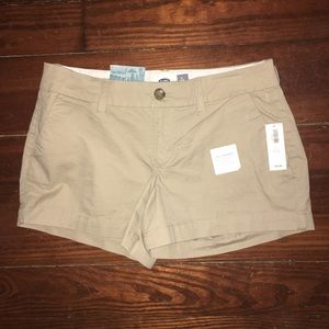BRAND NEW, Women’s size 0, khaki shorts , old navy
